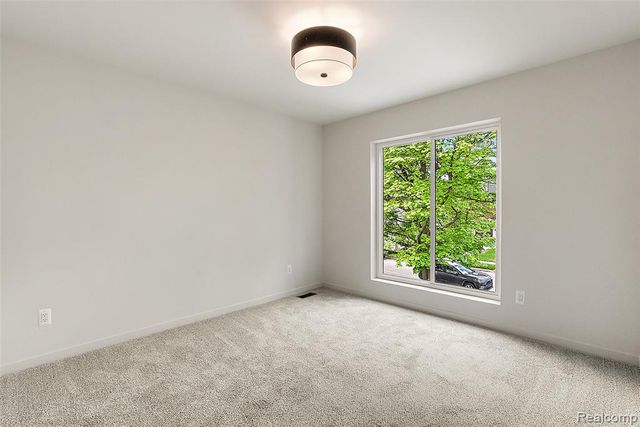 1816 Clifton Avenue, Royal Oak, MI 48073
