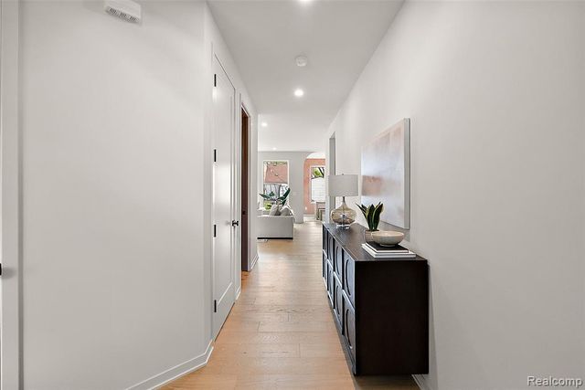 1816 Clifton Avenue, Royal Oak, MI 48073