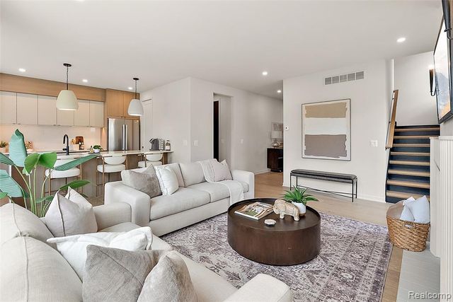 1816 Clifton Avenue, Royal Oak, MI 48073