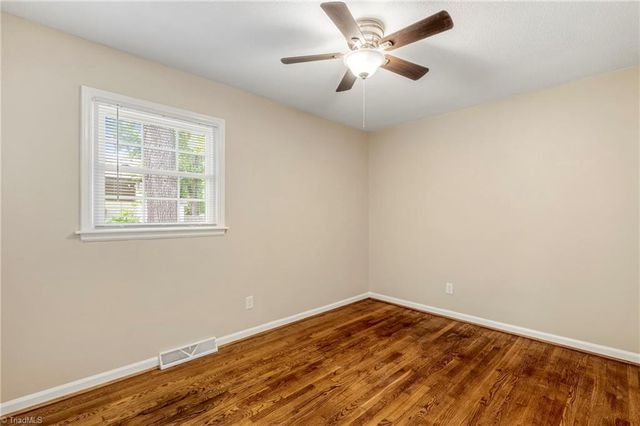 1300 Rotherwood Road, Greensboro, NC 27406