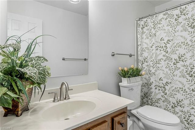 1300 Rotherwood Road, Greensboro, NC 27406