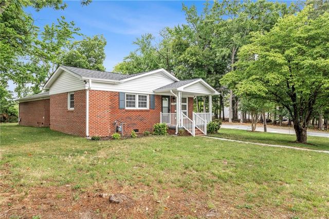 1300 Rotherwood Road, Greensboro, NC 27406
