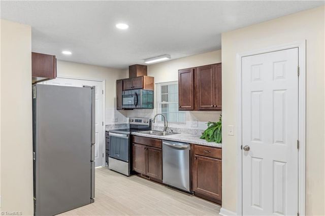 1300 Rotherwood Road, Greensboro, NC 27406