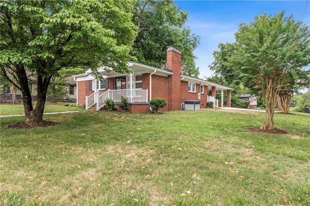 1300 Rotherwood Road, Greensboro, NC 27406