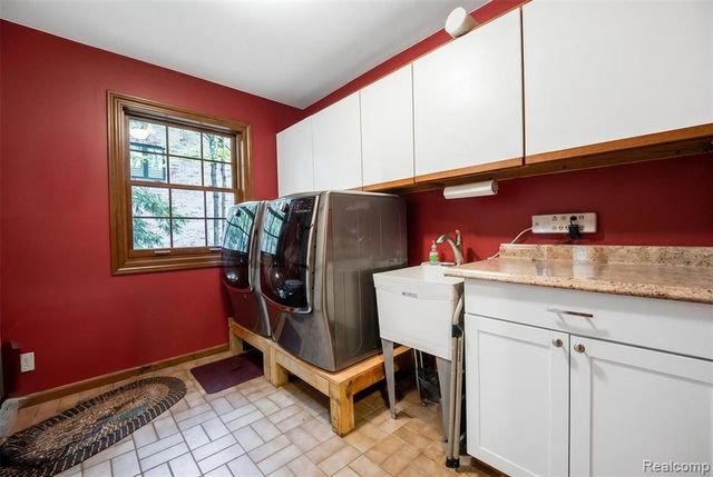 21734 Beauford Lane, Northville, MI 48167
