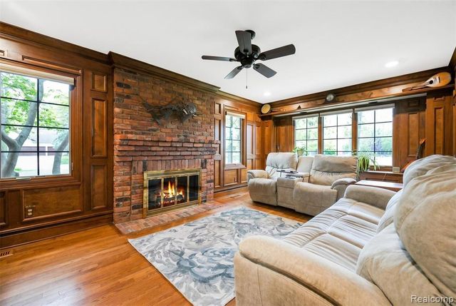 21734 Beauford Lane, Northville, MI 48167