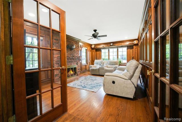 21734 Beauford Lane, Northville, MI 48167