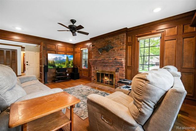 21734 Beauford Lane, Northville, MI 48167