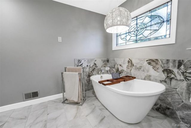 21734 Beauford Lane, Northville, MI 48167