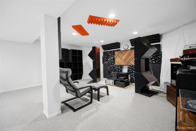 21734 Beauford Lane, Northville, MI 48167