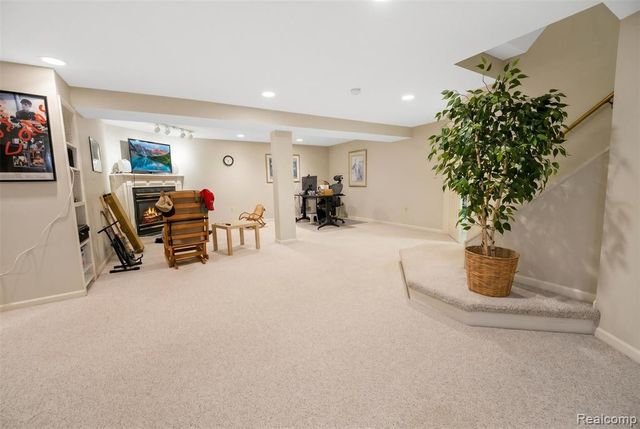21734 Beauford Lane, Northville, MI 48167