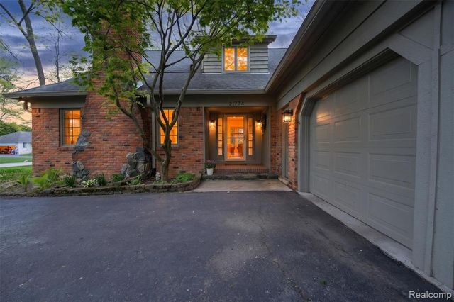 21734 Beauford Lane, Northville, MI 48167