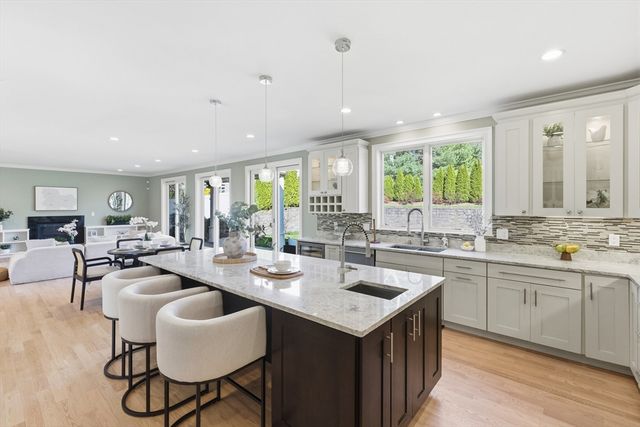 115 Meadowbrook Rd, Newton, MA 02459