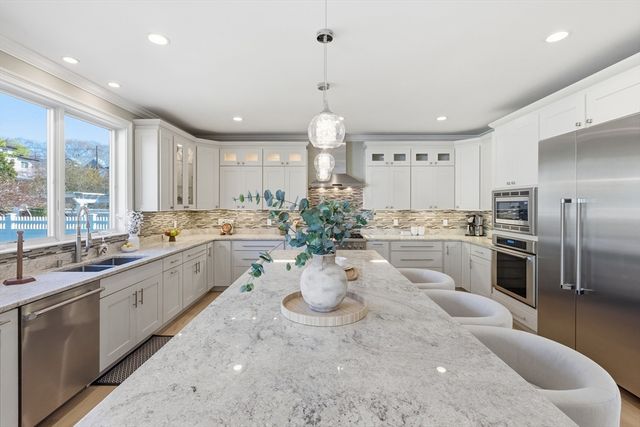 115 Meadowbrook Rd, Newton, MA 02459