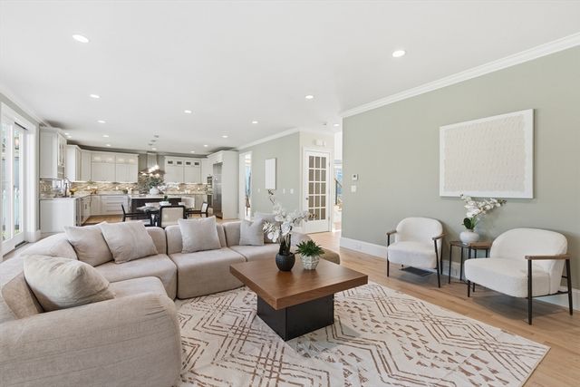 115 Meadowbrook Rd, Newton, MA 02459