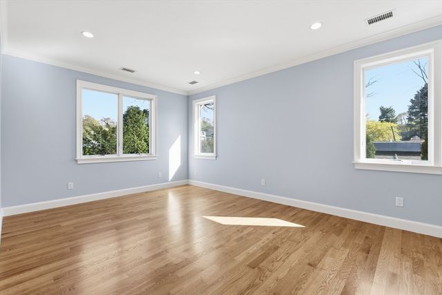 115 Meadowbrook Rd, Newton, MA 02459