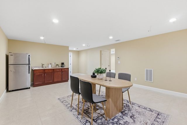 115 Meadowbrook Rd, Newton, MA 02459