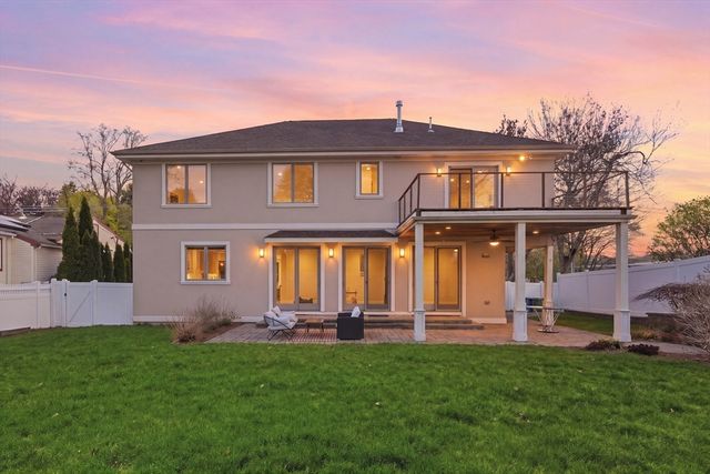 115 Meadowbrook Rd, Newton, MA 02459