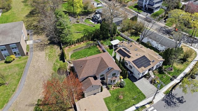 115 Meadowbrook Rd, Newton, MA 02459
