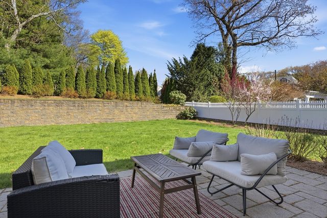 115 Meadowbrook Rd, Newton, MA 02459
