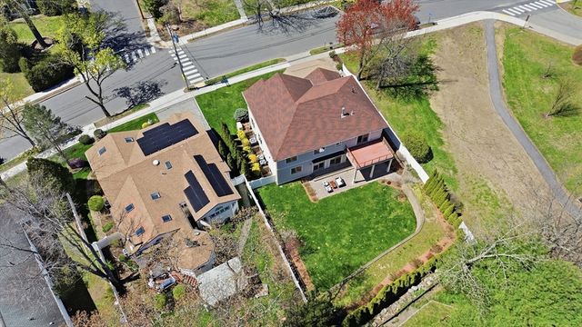 115 Meadowbrook Rd, Newton, MA 02459