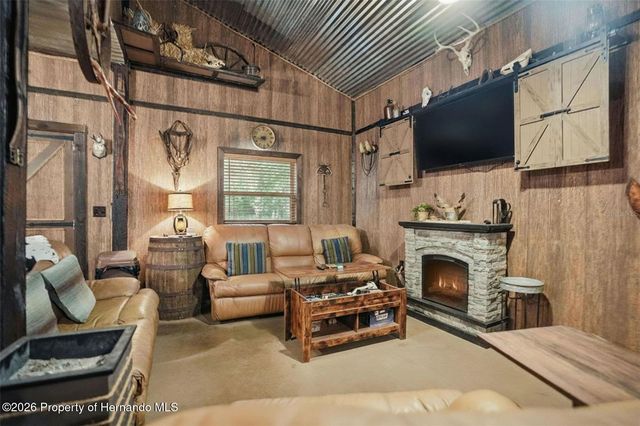 24050 Winding Creek Drive, Brooksville, FL 34601
