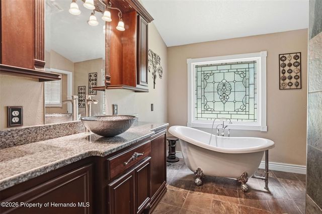 24050 Winding Creek Drive, Brooksville, FL 34601