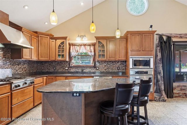 24050 Winding Creek Drive, Brooksville, FL 34601