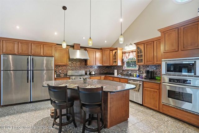 24050 Winding Creek Drive, Brooksville, FL 34601