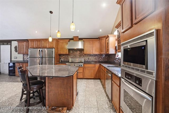 24050 Winding Creek Drive, Brooksville, FL 34601