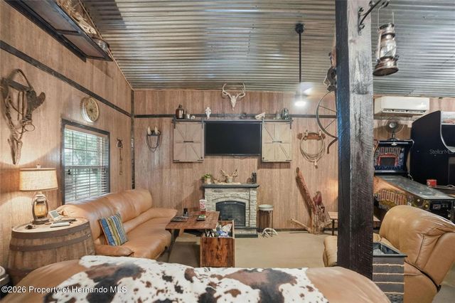 24050 Winding Creek Drive, Brooksville, FL 34601