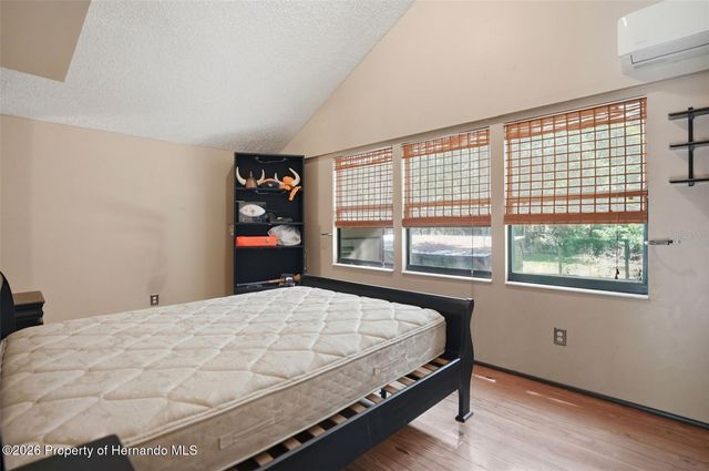 24050 Winding Creek Drive, Brooksville, FL 34601
