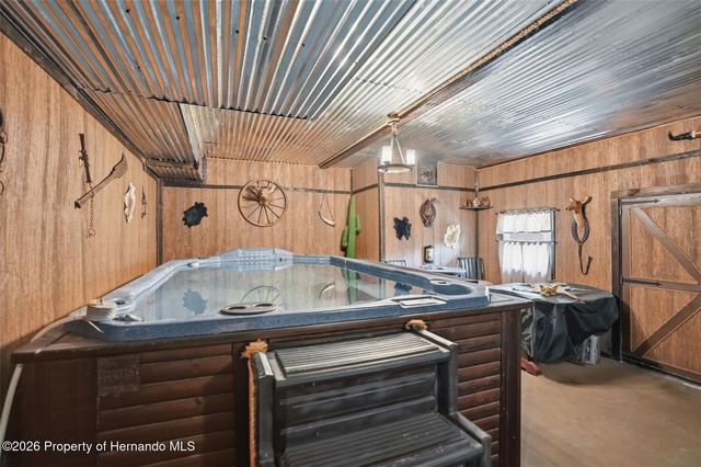 24050 Winding Creek Drive, Brooksville, FL 34601