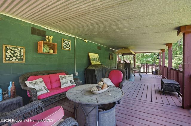 24050 Winding Creek Drive, Brooksville, FL 34601