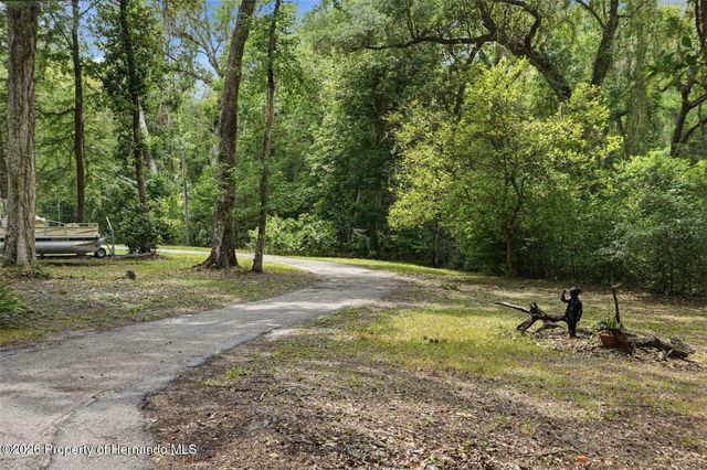24050 Winding Creek Drive, Brooksville, FL 34601