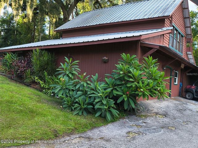 24050 Winding Creek Drive, Brooksville, FL 34601