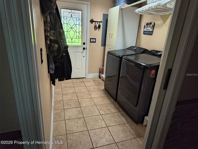 24050 Winding Creek Drive, Brooksville, FL 34601