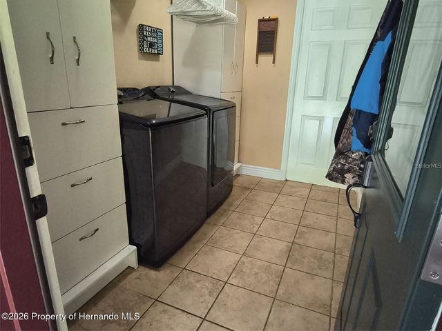 24050 Winding Creek Drive, Brooksville, FL 34601