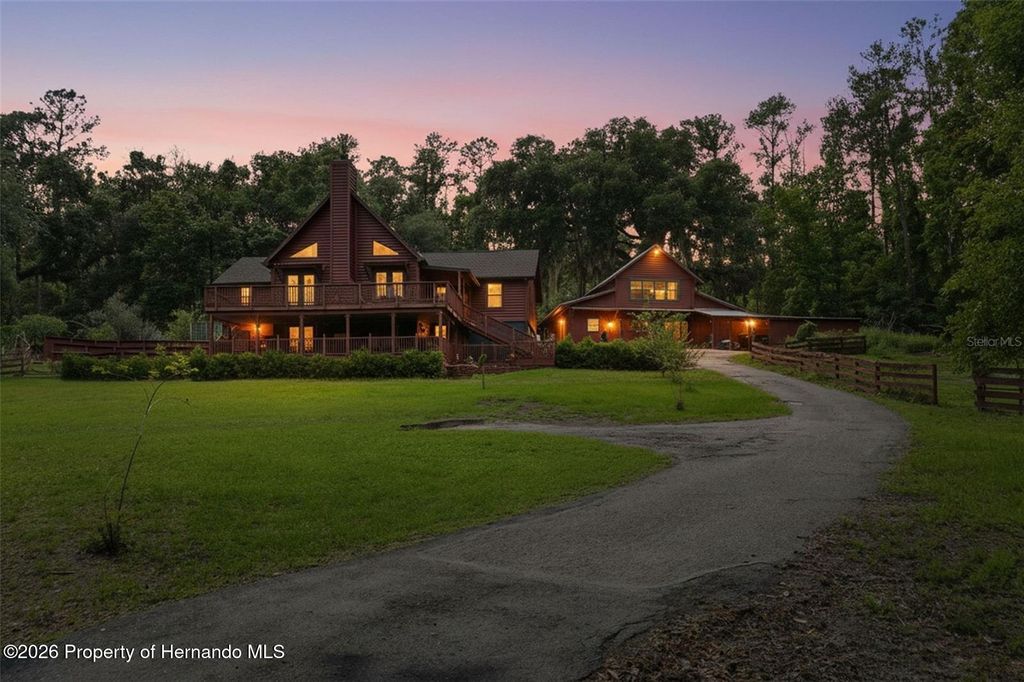 24050 Winding Creek Drive, Brooksville, FL 34601