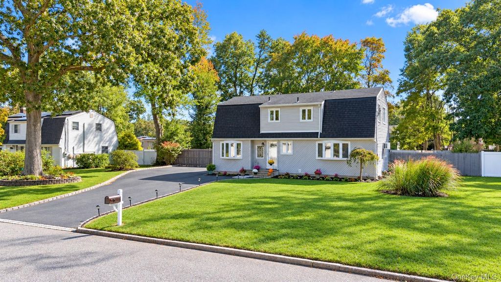 14 Hollingwood Drive, Coram, NY 11727 — photo 3