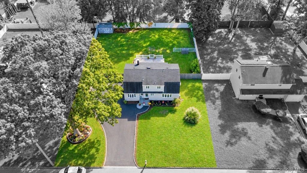 14 Hollingwood Drive, Coram, NY 11727 — photo 4