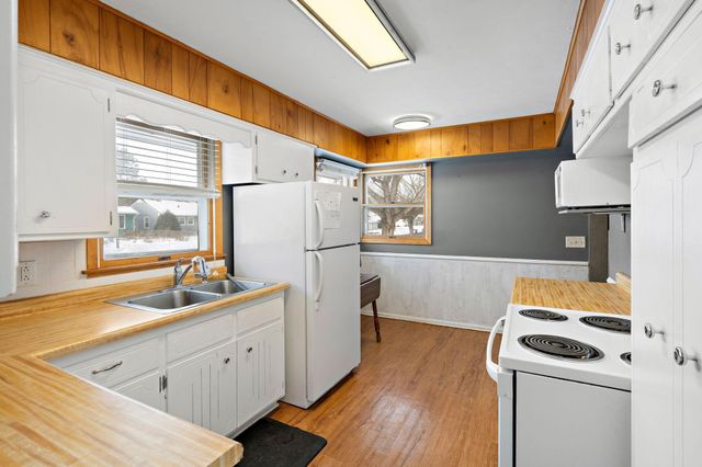 432 4th Avenue NE, Osseo, MN 55369