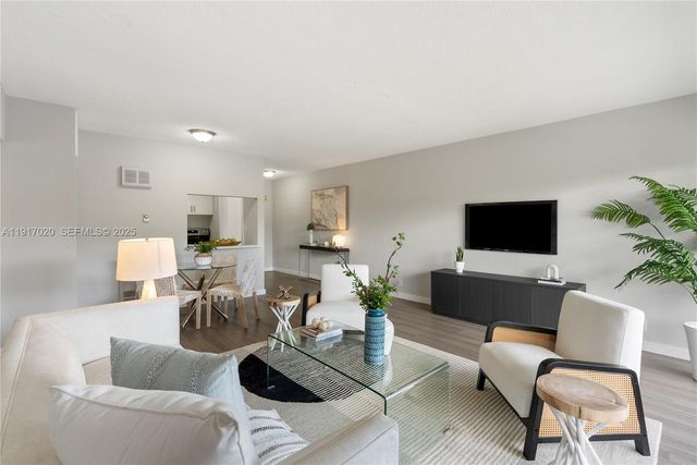 550 NE 20th St 6, Wilton Manors, FL 33305