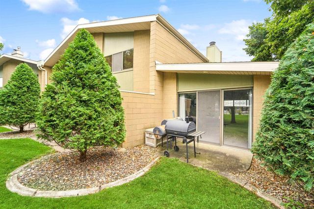 1231 W NICOLET CIRCLE, Appleton, WI 54914