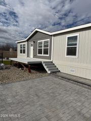 2548 S Kadomoto Drive, Cornville, AZ 86325