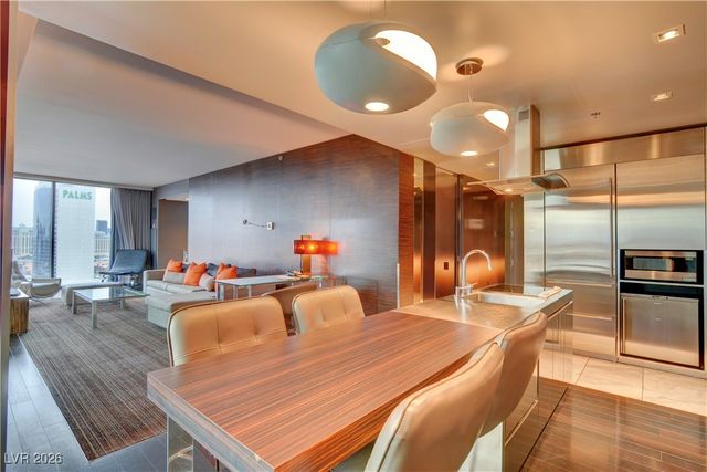 4381 West Flamingo Road 19302, Las Vegas, NV 89103