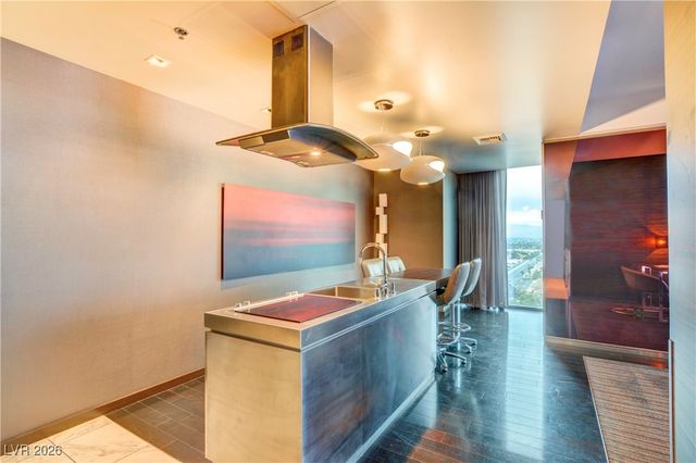 4381 West Flamingo Road 19302, Las Vegas, NV 89103