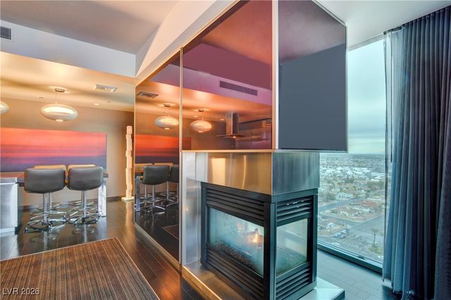 4381 West Flamingo Road 19302, Las Vegas, NV 89103