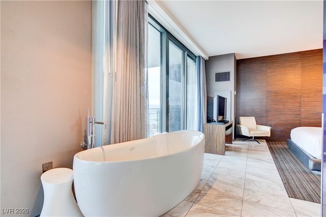 4381 West Flamingo Road 19302, Las Vegas, NV 89103