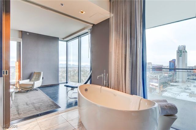 4381 West Flamingo Road 19302, Las Vegas, NV 89103